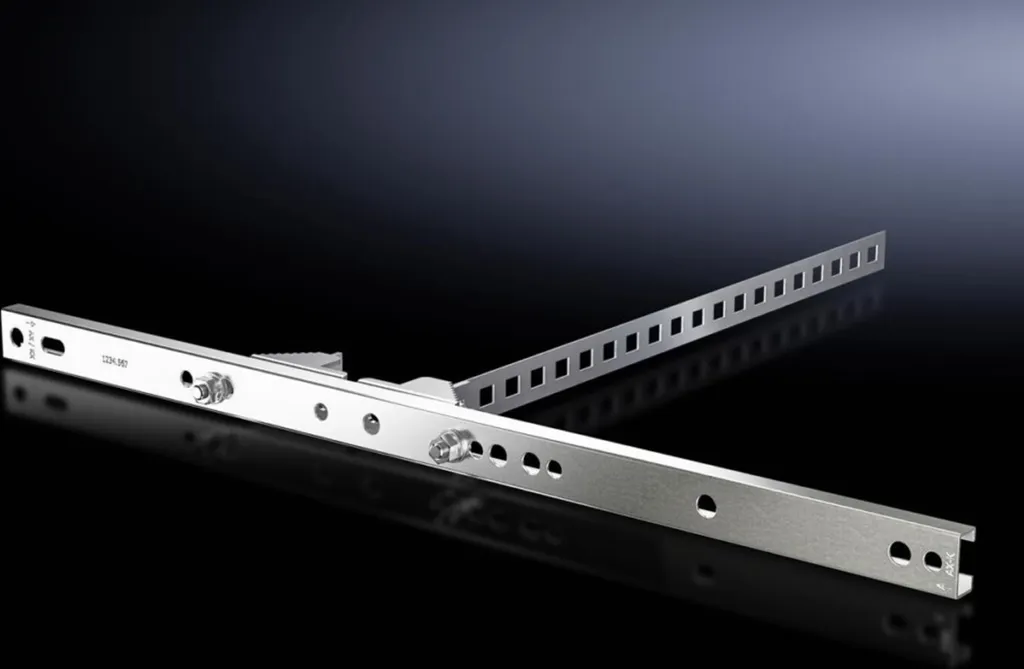 Installer un Coffret Rittal AX sur un Mât : Support de Montage Universel