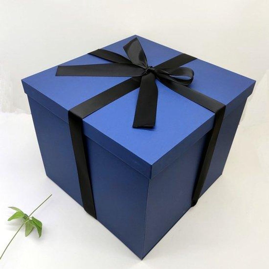 Pudełko prezentowe z niebieskiego kartonu, 30 x 30 x 25 cm, Zdjęcie produktu 