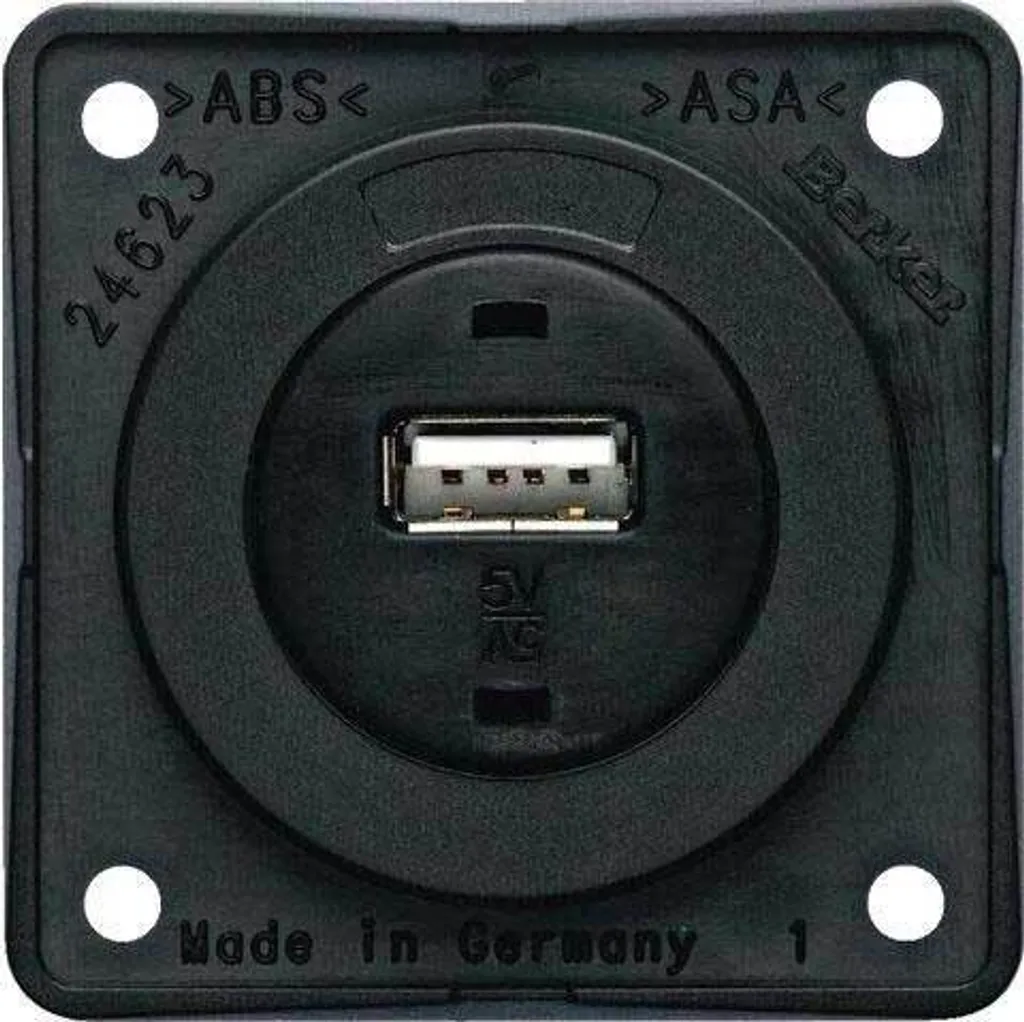 Prise charge USB 12V pour réparer un allume-cigare défectueux en voiture