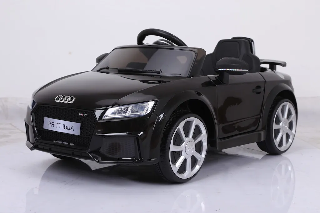 Voiture électrique enfant Audi TT RS noire sécurisée avec contrôle parent