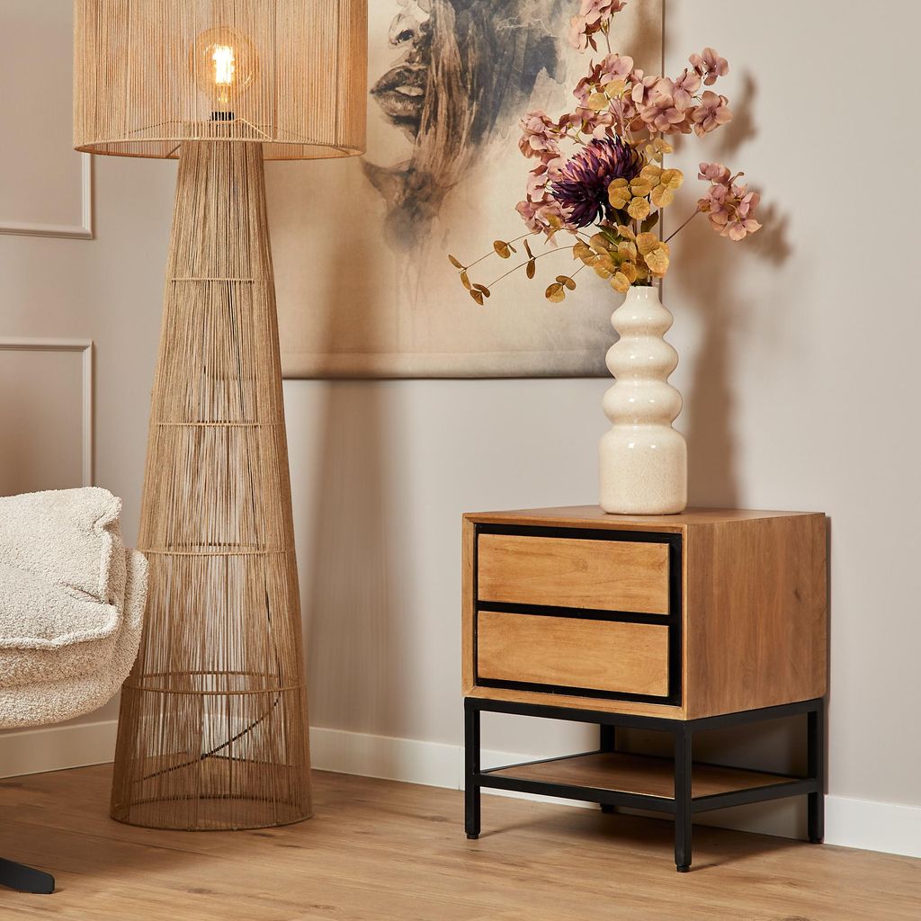 Hardwood Nachttisch, Masse:45 cm X 40 cm