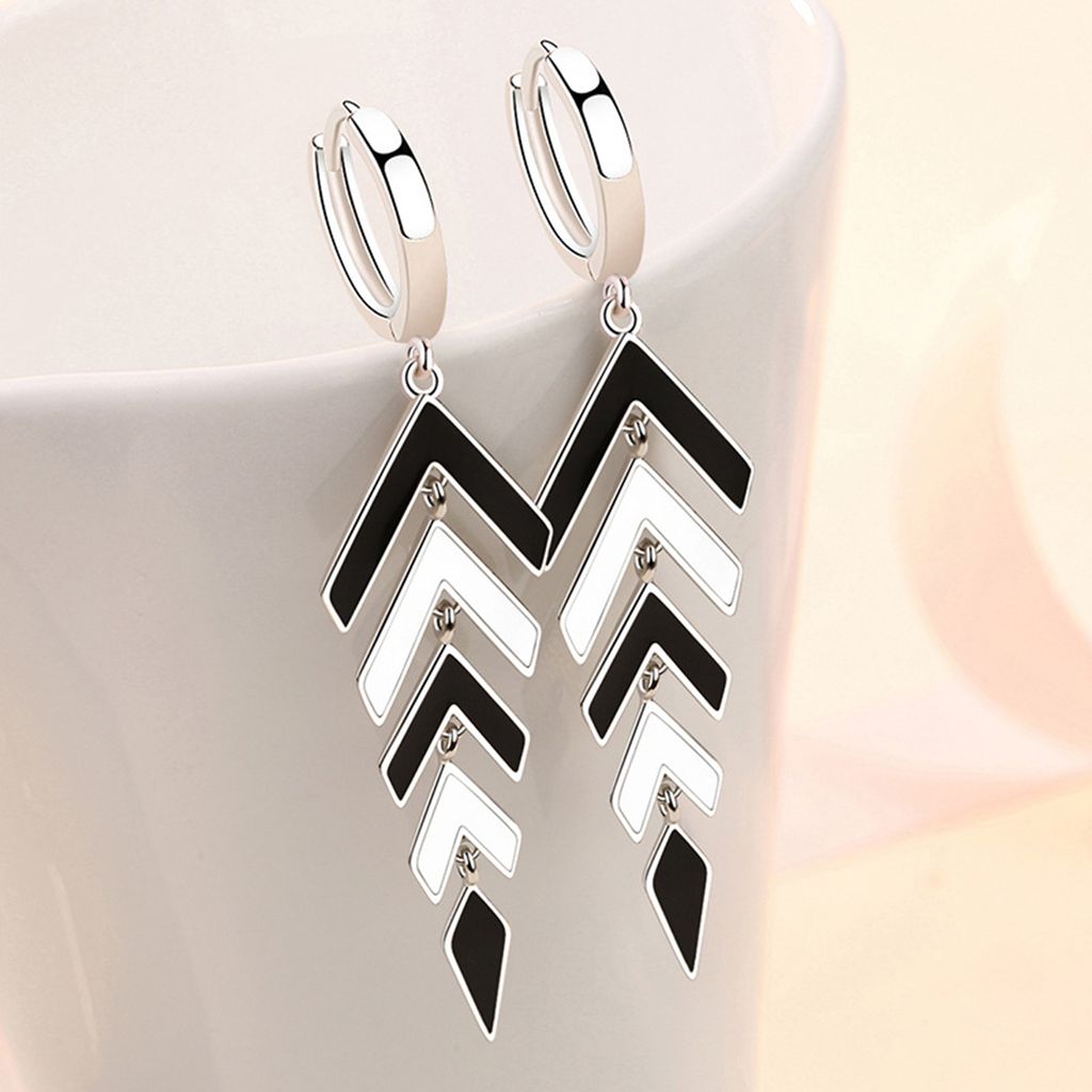 1 Paar Anhänger Ohrringe Persönlichkeit Geometrisch Schwarz Weiß Kontrastfarbe Lange Quaste Retro Temperament Creolen Schmuck Zubehör