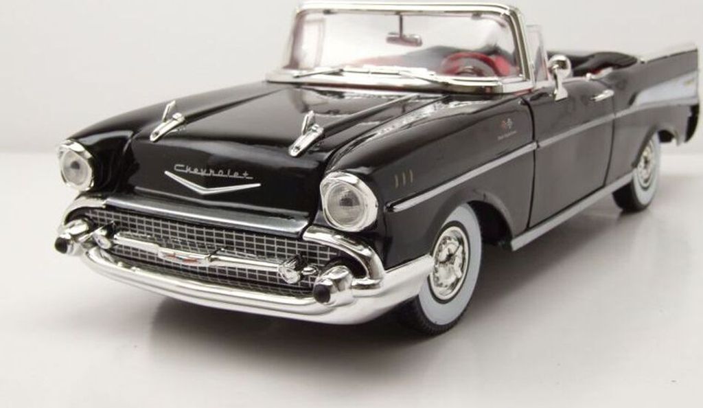 Motormax 79831 Chevrolet Bel Air Convertible 1957 schwarz James Bond 007 Dr. No 1:18