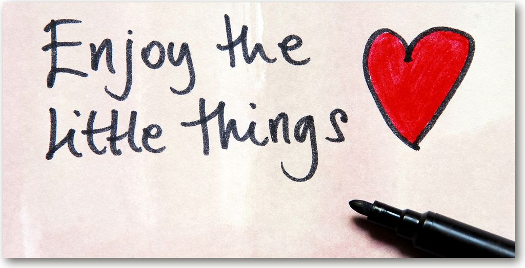 Tulup Glas-Bild -140x70- Wandkunst Dekorative Wand für Küche & Wohnzimmer - Sprüche - Kleine Dinge - Rot