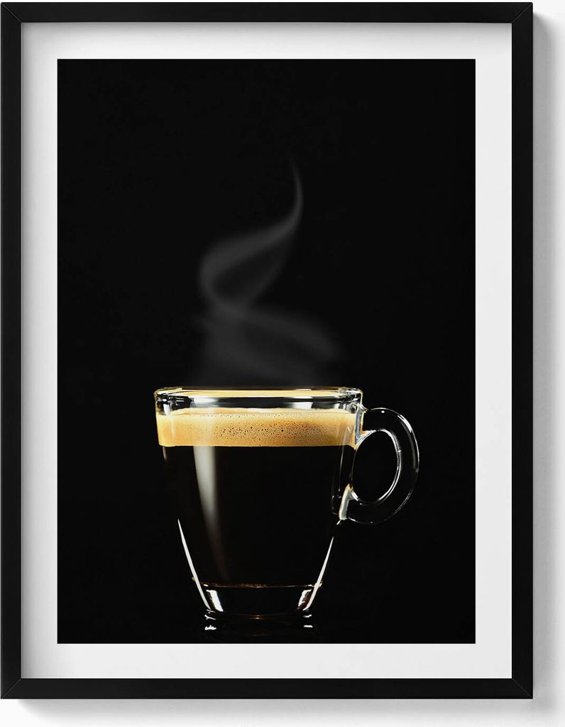 Ein Glas schwarzer Kaffee– Wandbild mit Rahmen – Gerahmtes Bild – Wanddekoration – 60x80 cm – Schwarz Rahmen