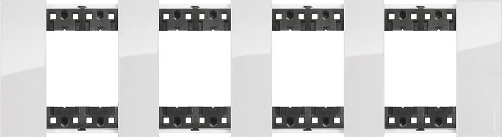 Plaque BTicino Living Now KA4802M4__ Ice 2x4 modules effet cristal