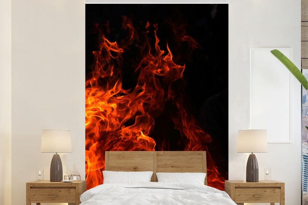 MuchoWow Fototapete für Wohnzimmer oder Schlafzimmer Wandtapete Vinyl Motivtapete Große und lange Flammen auf einem schwarzen Hintergrund - 195...