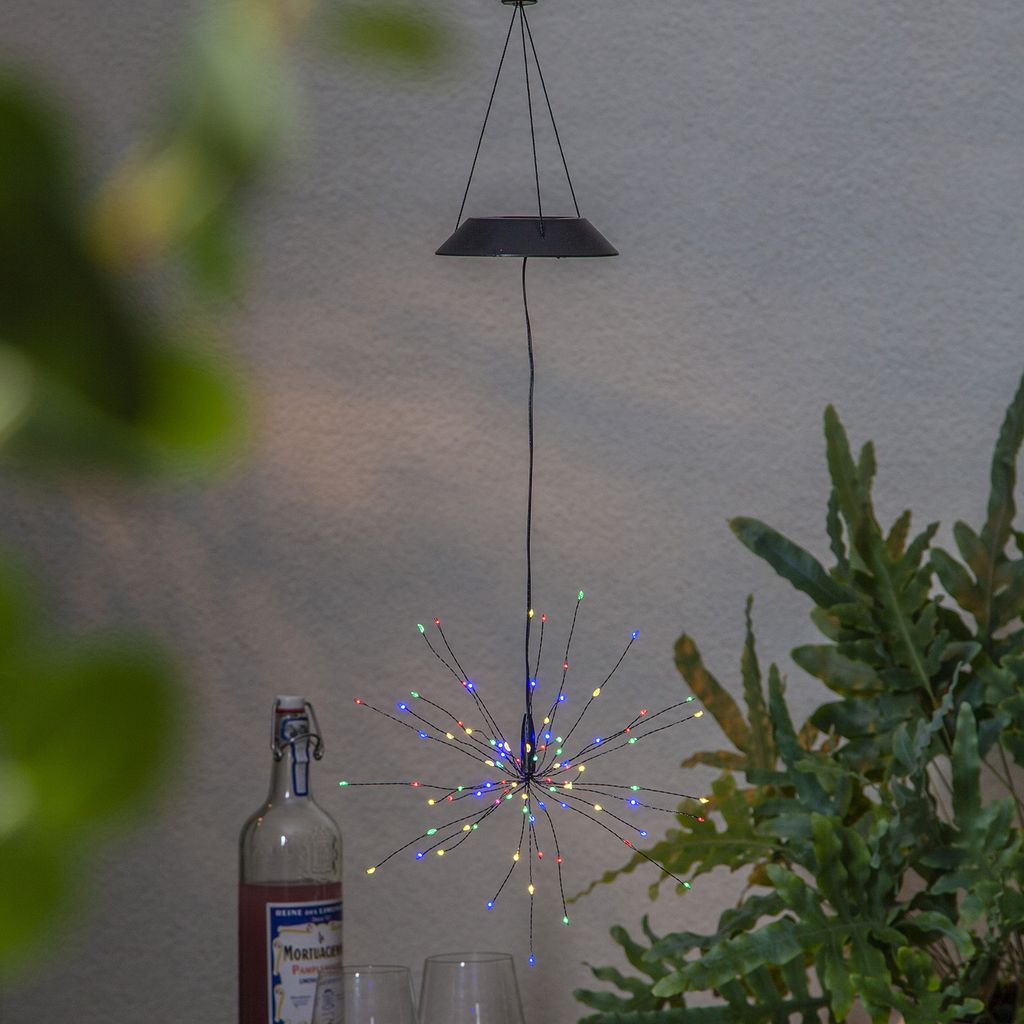 Star Trading 481-87 LED-Solar-"Firework Solar"hängend, schwarz, 90 bunte LED,ca. 26x50 cm, Solarpanel, Akku, outdoor, Vierfarb-Karton