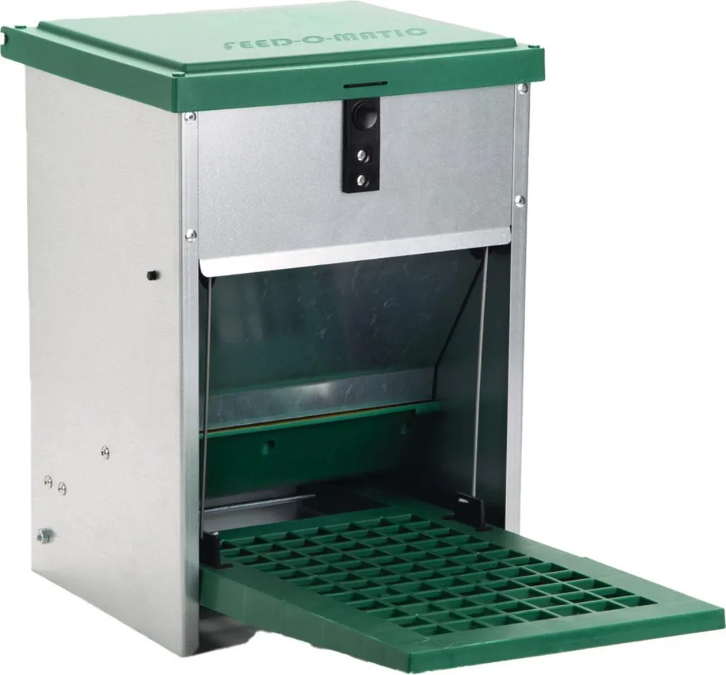 Mangiatoia Automatica Galline: Guida all'uso della Feedomatic 5kg