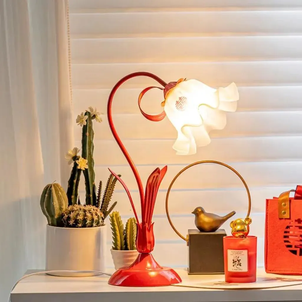 Luminaire de bureau rétro rouge à intensité variable et lumière modulable - 2