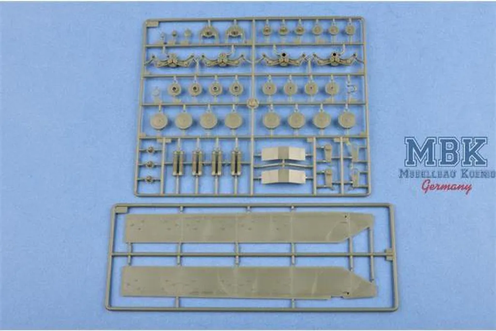 Char Soviétique T-35 Version Tardive Hobby Boss avec Multi-Tourelles