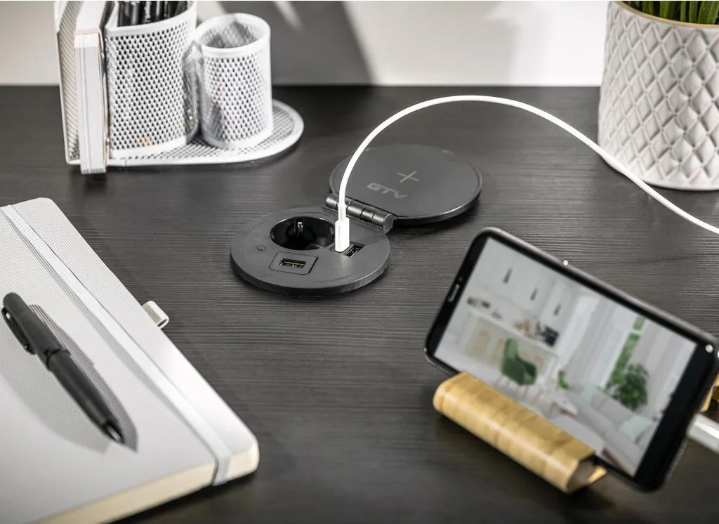 Finis les câbles visibles : prise de table GTV avec charge induction - 5