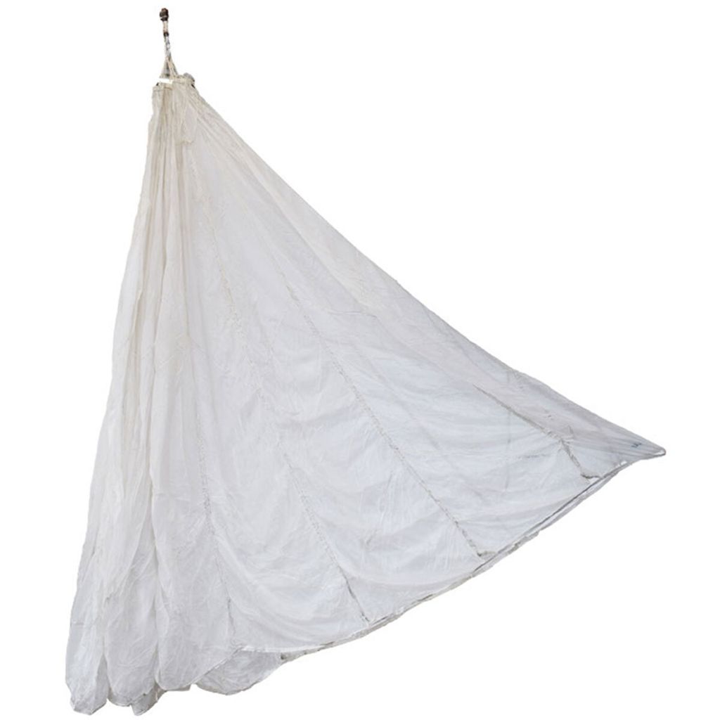 Original NATO Fallschirmkappe weiß, ca. 8m Durchmesser, für Produktbild 