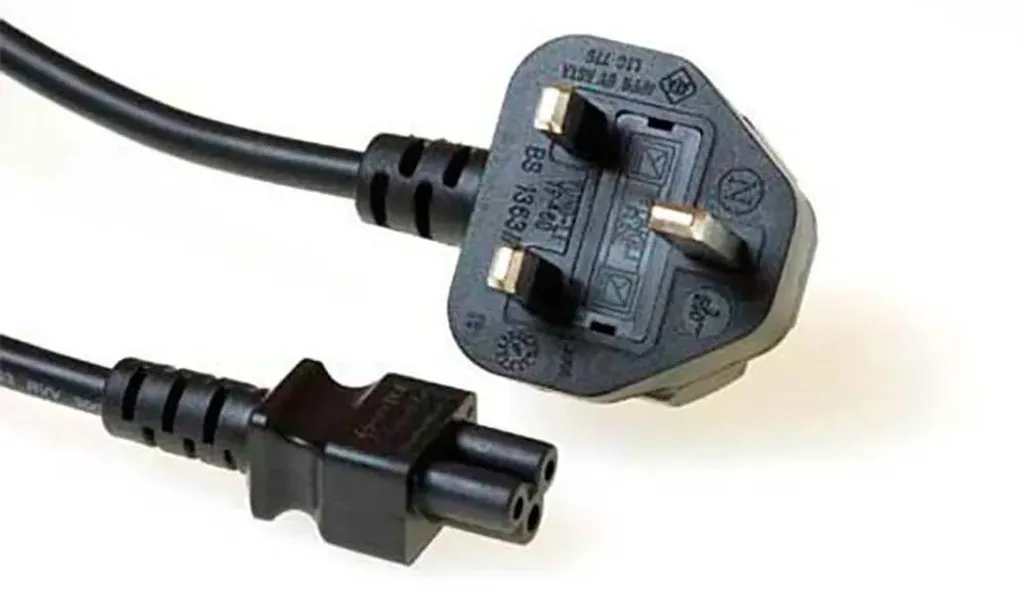Câble de connexion ACT 230V UK plug avec fusible intégré et prise terre