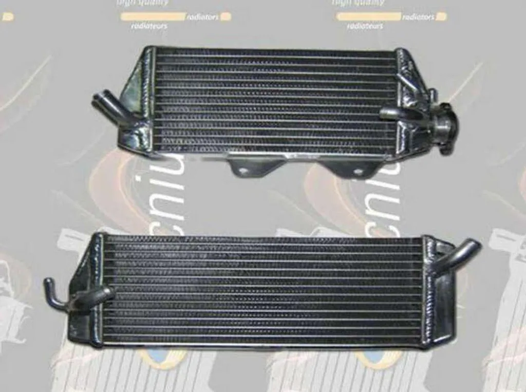Évitez la surchauffe avec le radiateur gauche TECNIUM Honda CRF450