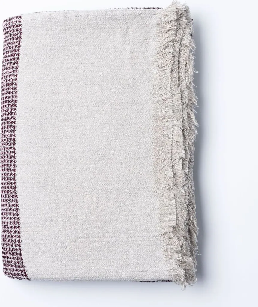 Couverture bordeaux 150x200 gaufrette contre le froid avec style