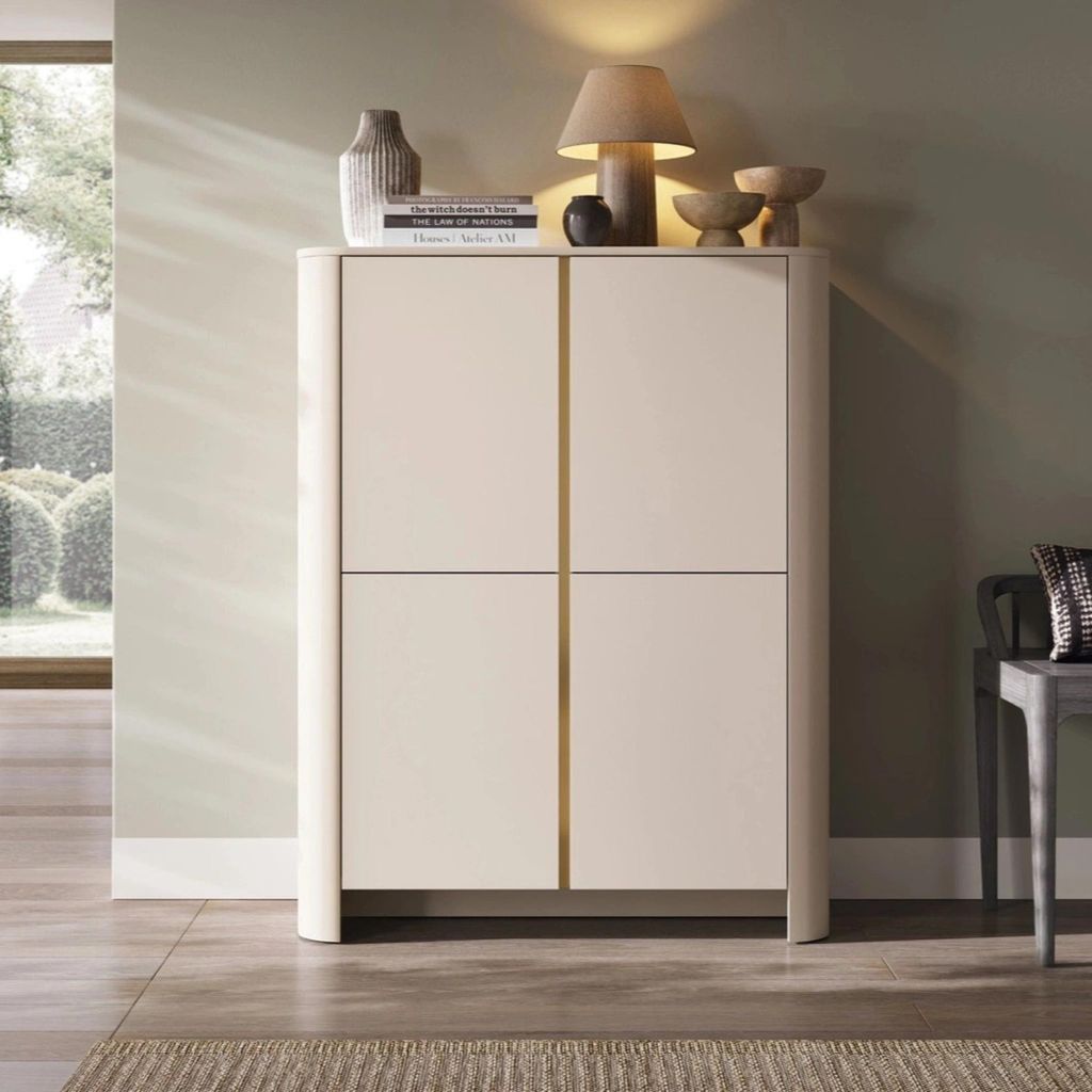 Aura Kommode 103 cm in Kaschmir mit vier Türen und Produktbild 