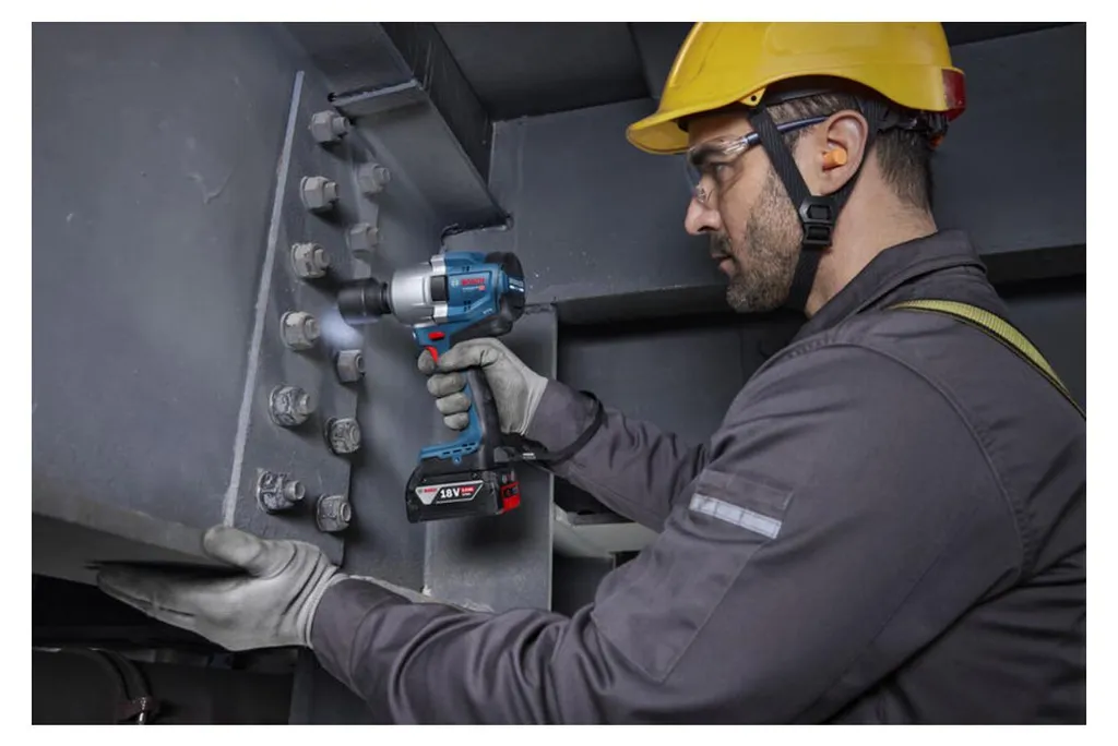 Clé à choc Bosch GDS 18V-780 pour serrage de roues et structures Pro