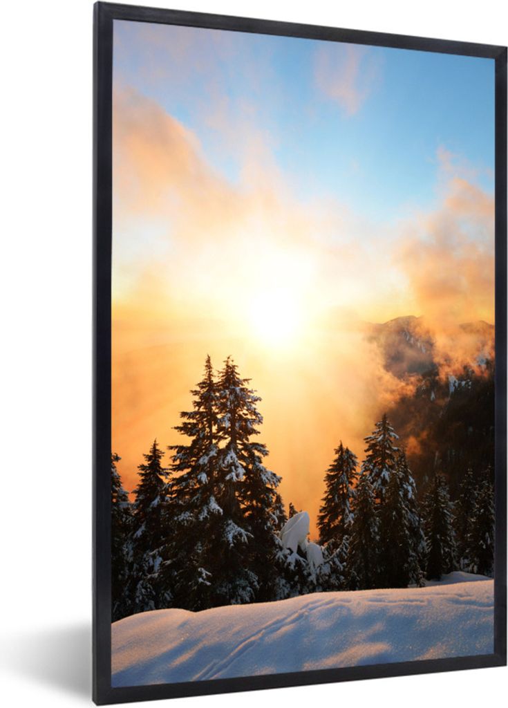 MuchoWow Gerahmtes Poster Sonnenuntergang mit Sonnenstrahlen durch den Wald am kanadischen Grouse Mountain 20x30 cm - Poster mit Schwarzem Bilder...