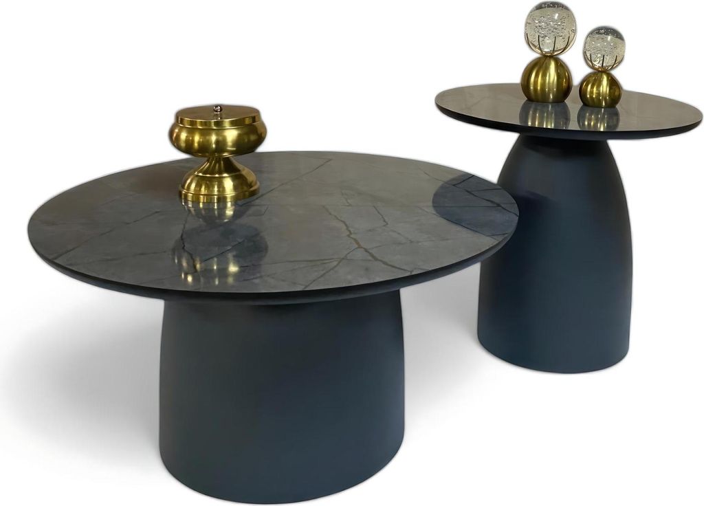 Beistelltische aus hochwertigen Materialien kombiniert mit skulpturalem Design