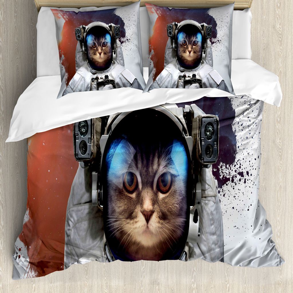ABAKUHAUS Raum-Katze Bettbezug, Grunge Kosmonaut Anzug, Milbensicher Allergiker geeignet mit Kissenbezügen, 200 cm x 200 cm - 80 x 80 cm, Weiß Li...
