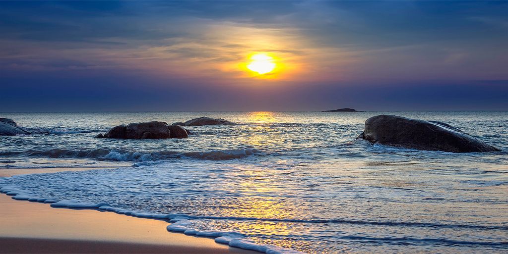 Tulup Leinwandbild - 120x60 cm - Wandkunst - Drucke auf Leinwand - Leinwanddruck - Landschaften - Blau - Sonnenuntergang Meer