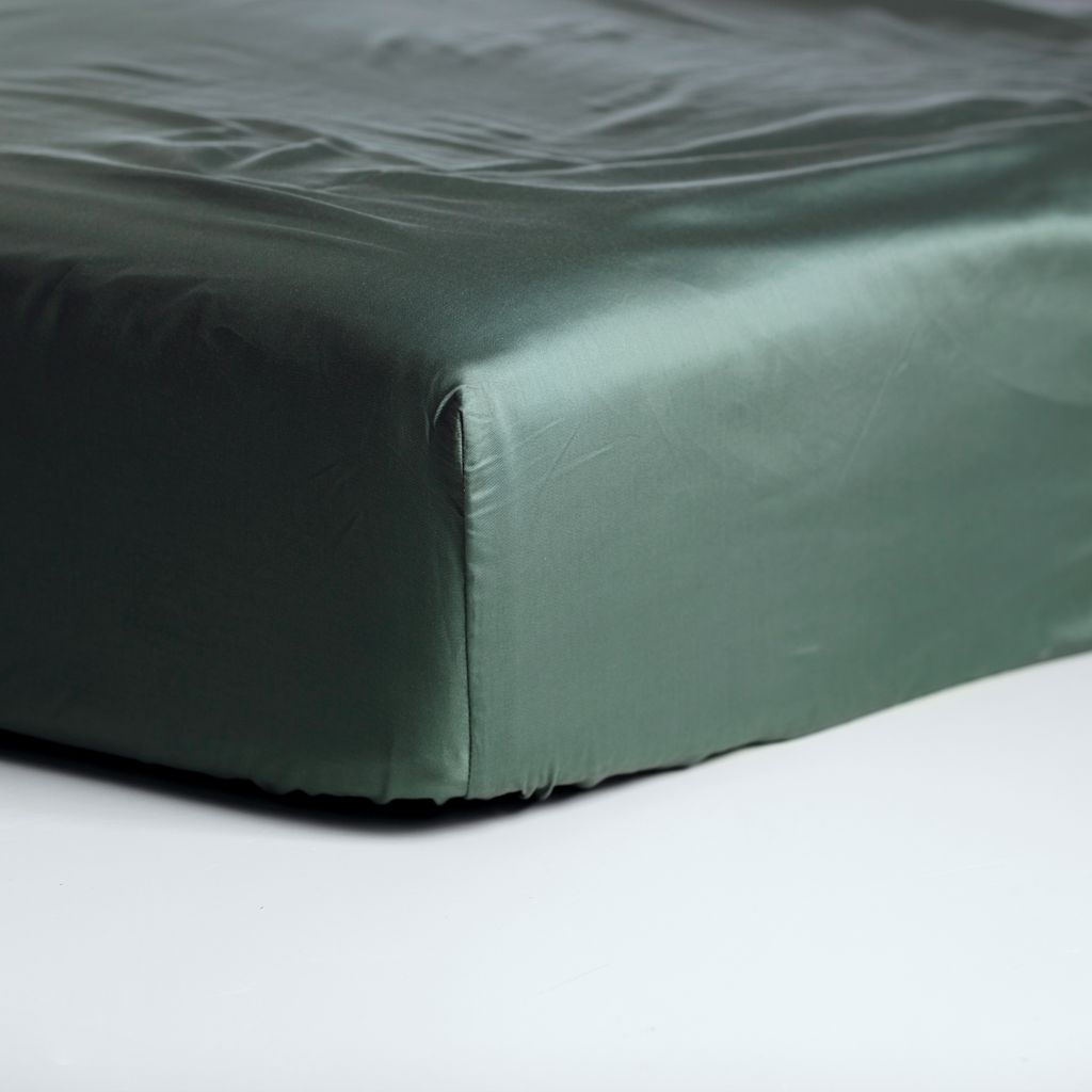 Cinderella Sundays - Spannbettlaken (bis 25 cm) - Satin - 90x200 cm - Green