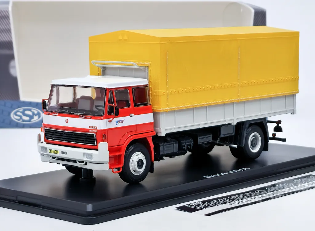 Maquette Camion Skoda Liaz 100.05 1:43 ČSAD - Idéal pour Diorama Routier