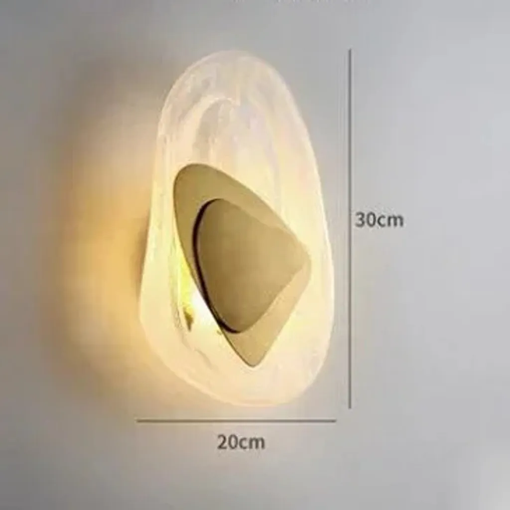 Luminaire mural LED doré à intensité réglable éclairage blanc froid chic