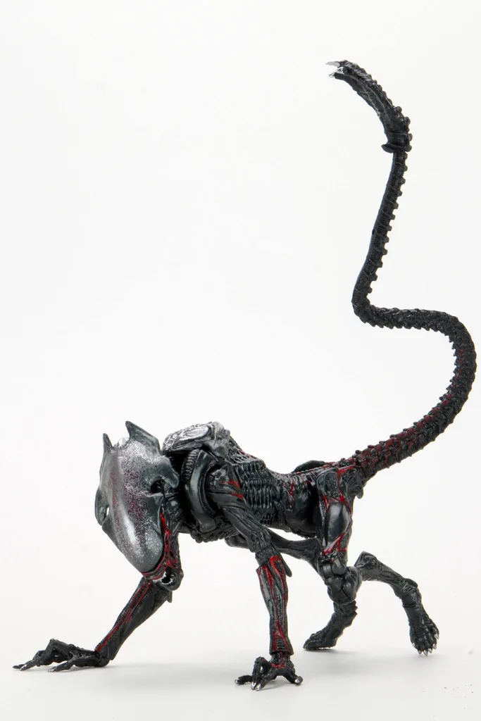 Alien Night Cougar NECA Kenner Tribute avec queue flexible de 23 cm - 8