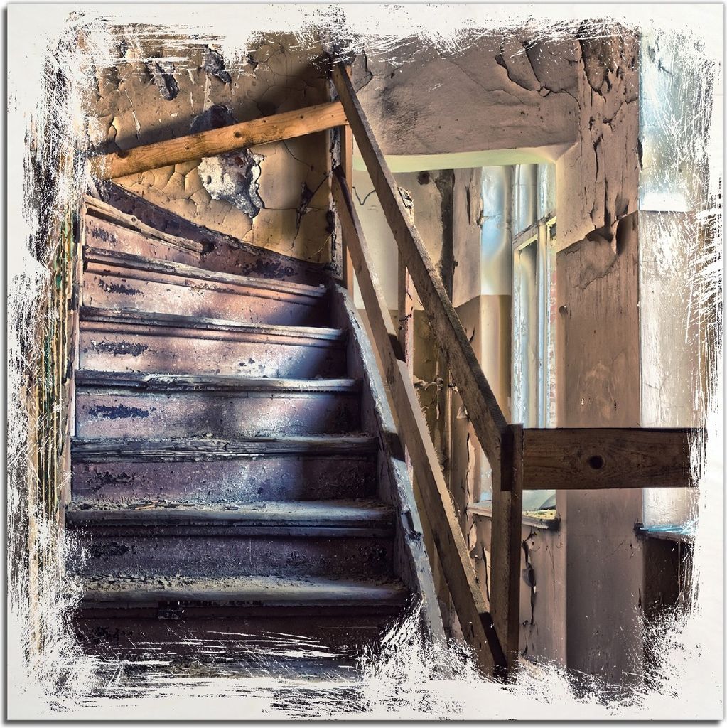 Kunstdrucke Wandbilder Holz in : Brillante Farben, Größe 50 x 50 cm Motiv Treppe in einem alten Haus