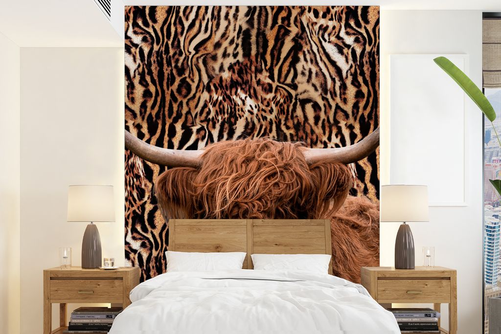 MuchoWow Fototapete für Wohnzimmer oder Schlafzimmer Wandtapete Vinyl Motivtapete Schottischer Highlander - Pantherdruck - Kuh - 160x220 cm - Bi...