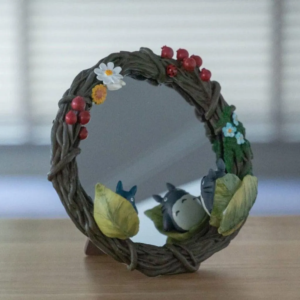 Mini miroir Totoro portable et ultra léger pour retouches beauté