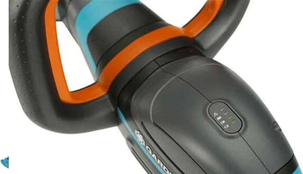 Gardena 14730-55 ComfortCut | Tagliasiepi Wireless 18V P4A Solo - 30