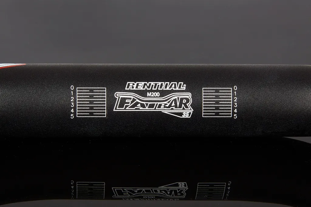 Guidon VTT Fatbar V2 de 820 mm et 35 mm de diamètre en coloris noir