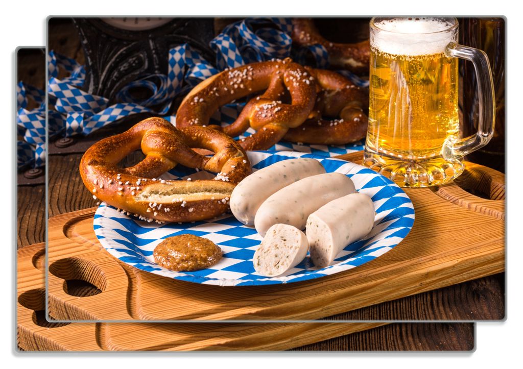 Wallario Frühstücksbrettchen 2er Set aus Glas, je 20 x 30 cm, mit rutschfesten Füßen, Motiv Bayerische Brotzeit mit Weißwurst, Brezel und Bier