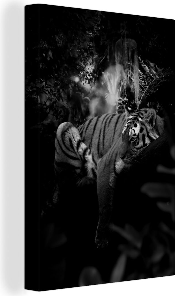 OneMillionCanvasses - Leinwandbilder - 90x140 cm, Kauernder Tiger im Dschungel - schwarz und weiß, Wandbilder Kunstdruck Wanddekoration - Wandsc...