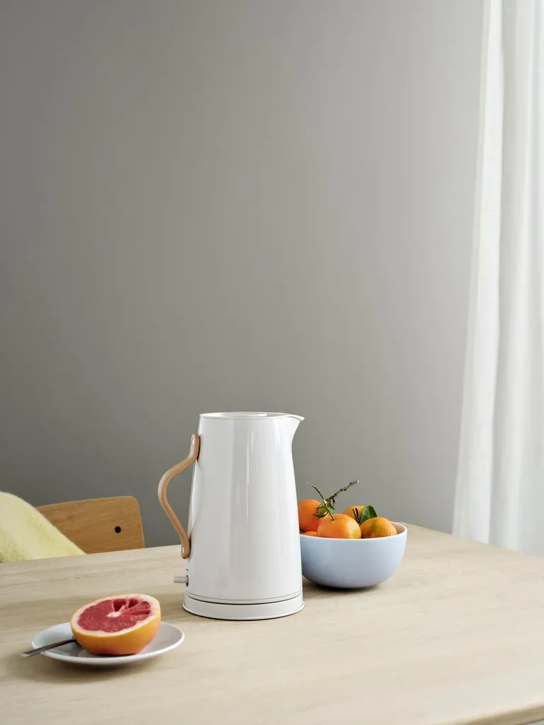 Stelton Emma Bollitore Nero 1,2L: Il Must-Have del Design Nordico 2.0 - 14