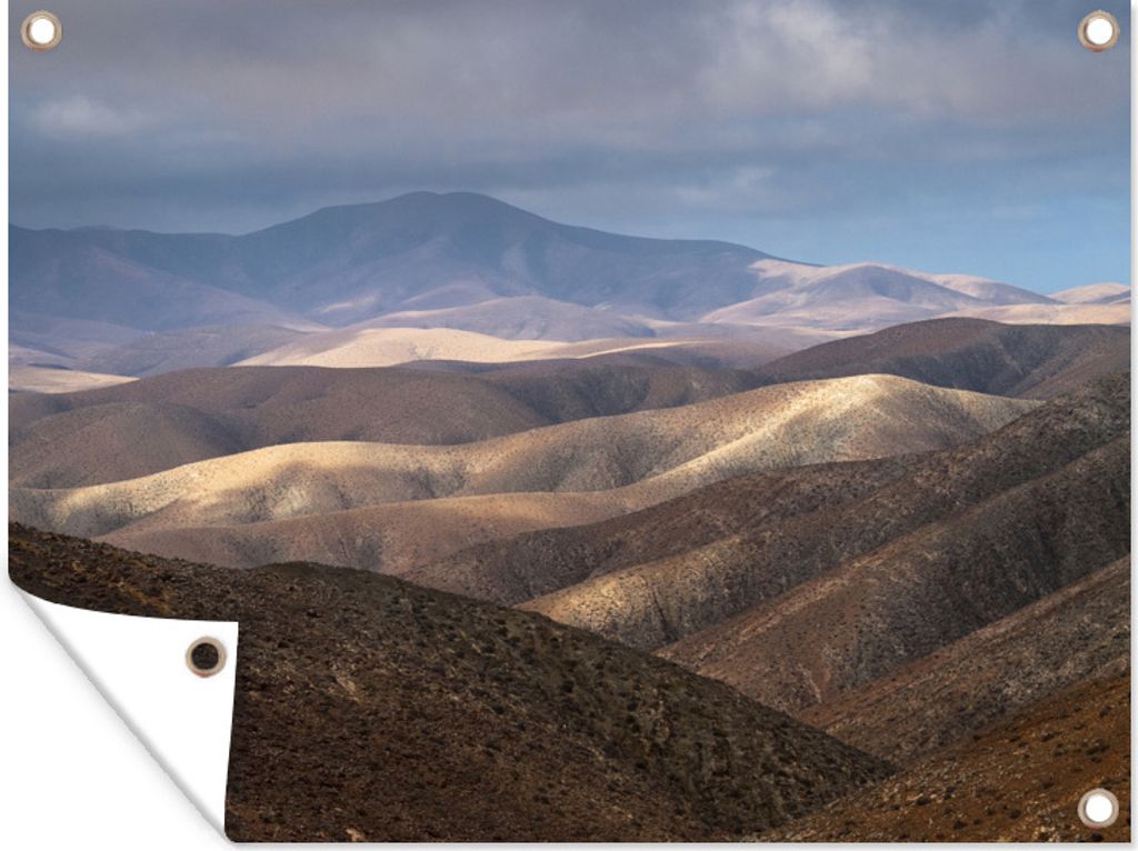 MuchoWow 80x60 cm Outdoor-Poster Gartendeko Sichtschutz Garten Poster für den Garten Eine karge Berglandschaft unter einem dunklen Himmel auf Fu...