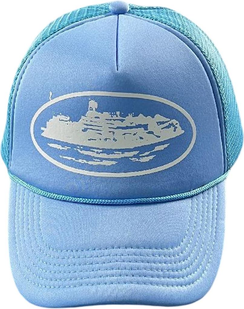 Trucker-Caps und lässige Baseballcaps mit Aufdruck sind im Produktbild 