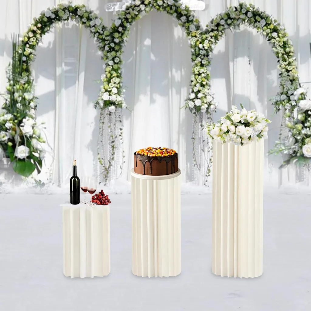 Colonnes décoratives pliables en papier blanc pour réception de mariage