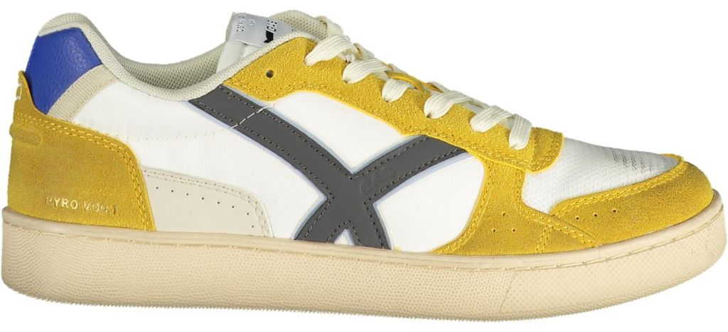 Moderner Herren-Sportschuh in Weiß mit gelben Details und Komfort.