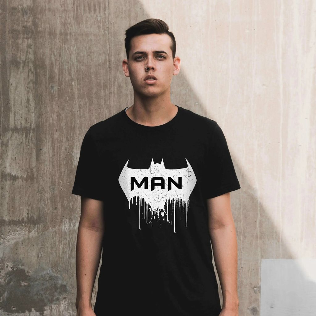 Herren Grafik T-Shirt Fledermaus – Man Bat – Öko-Verantwortlich Vintage Jahrgang Kurzarm Lustige Druck Geburtstag Geschenk Mann