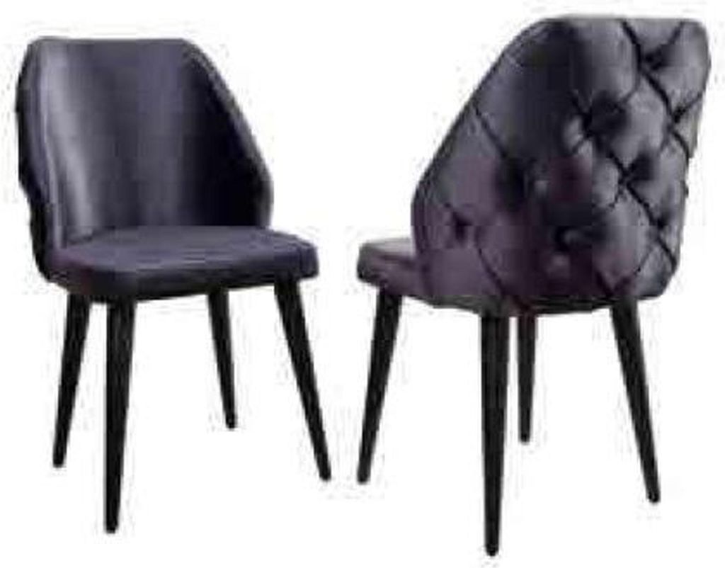 Gepolsterter Holzstuhl grau Chesterfield auf schwarzen Beinen für Esszimmer