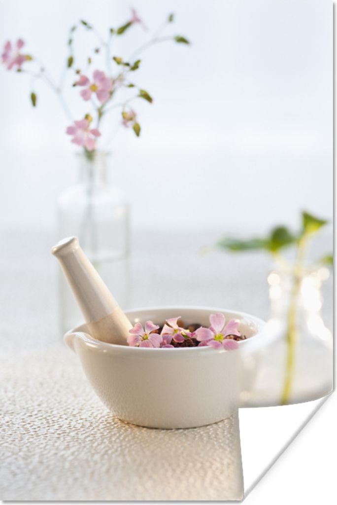 MuchoWow Poster Ein Mörser mit rosa Blütenblättern 20x30 cm - Papierdruck