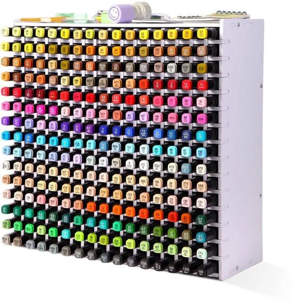 Organisez enfin vos 240 crayons et pinceaux avec ce support de bureau