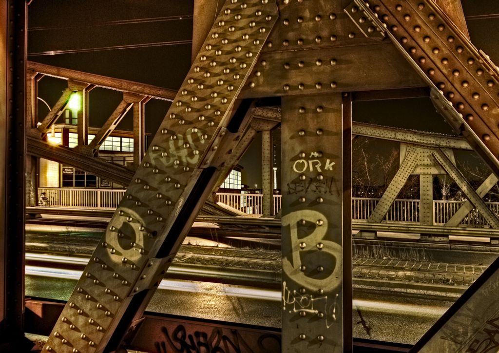 hansepuzzle 68924 - Brücke Puzzle, 260 Teile, Hintergründe, 41,0 x 28,0cm mit hochwertiger Aufbewahrung, Kartonbox und wiederverschließbarem Beutel
