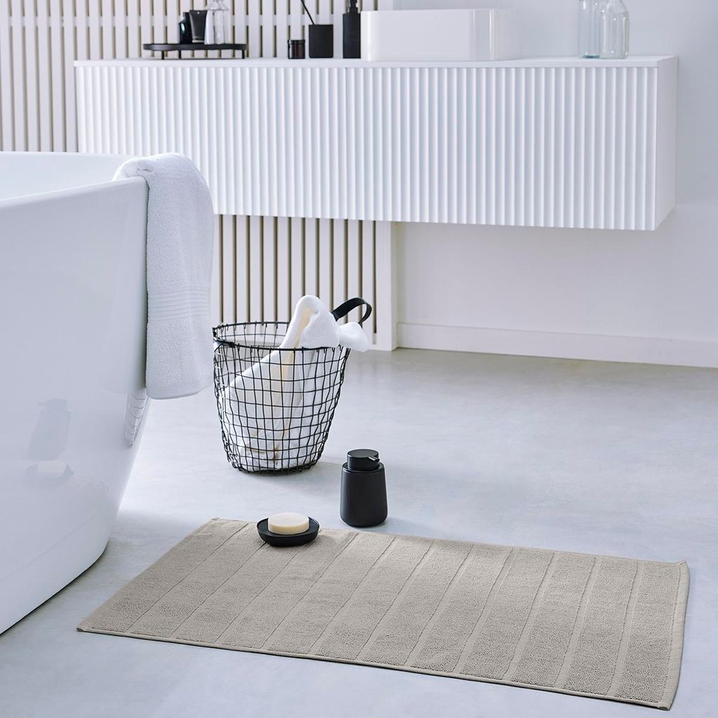 Schlichte Badematte ESSENTIAL