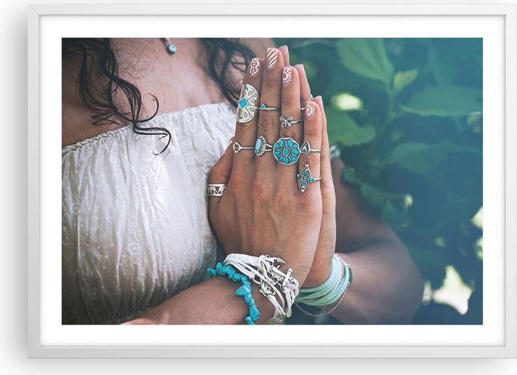 Gerahmtes Poster - Weißer Rahmen - Hände Schmuck Boho - 70x50 cm - Wand Bild - Wanddeko - Wandbilder - Kunstposter - Wandposter - Bilderrahmen - ...