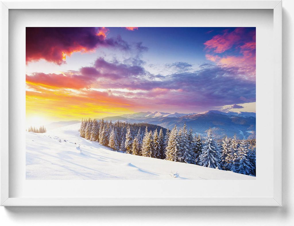 Winterliche Berglandschaft– Wandbild mit Rahmen – Gerahmtes Bild – Wanddekoration – 70x50 cm – Weiß Rahmen